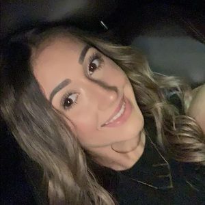 Meet your Posher, Ella